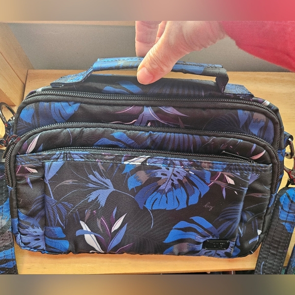 Lug Scoop Convertible Satchel, Crossbody, Wallet & Shoulder Bag, Botanical Black - Picture 6 of 6